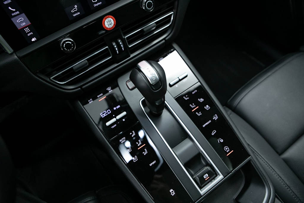 Thumbnail: 2025 Porsche Macan - 12