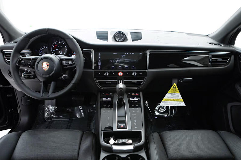 Thumbnail: 2026 Porsche Macan - 7