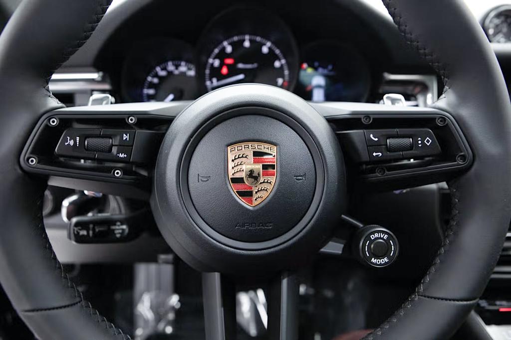 Thumbnail: 2026 Porsche Macan - 19