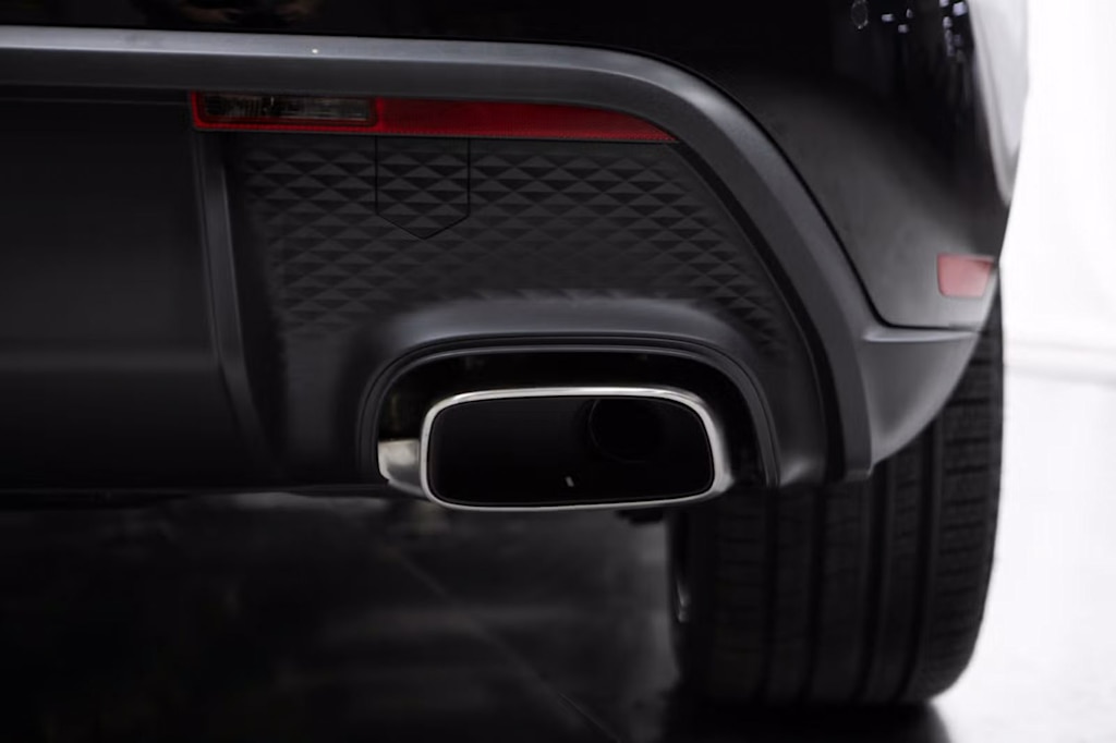 Thumbnail: 2026 Porsche Macan - 24