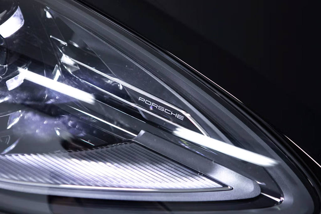 Thumbnail: 2026 Porsche Macan - 13