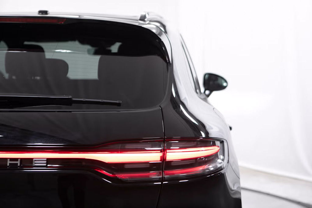 Thumbnail: 2026 Porsche Macan - 25