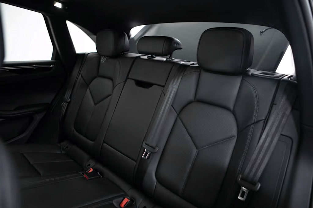Thumbnail: 2026 Porsche Macan - 39