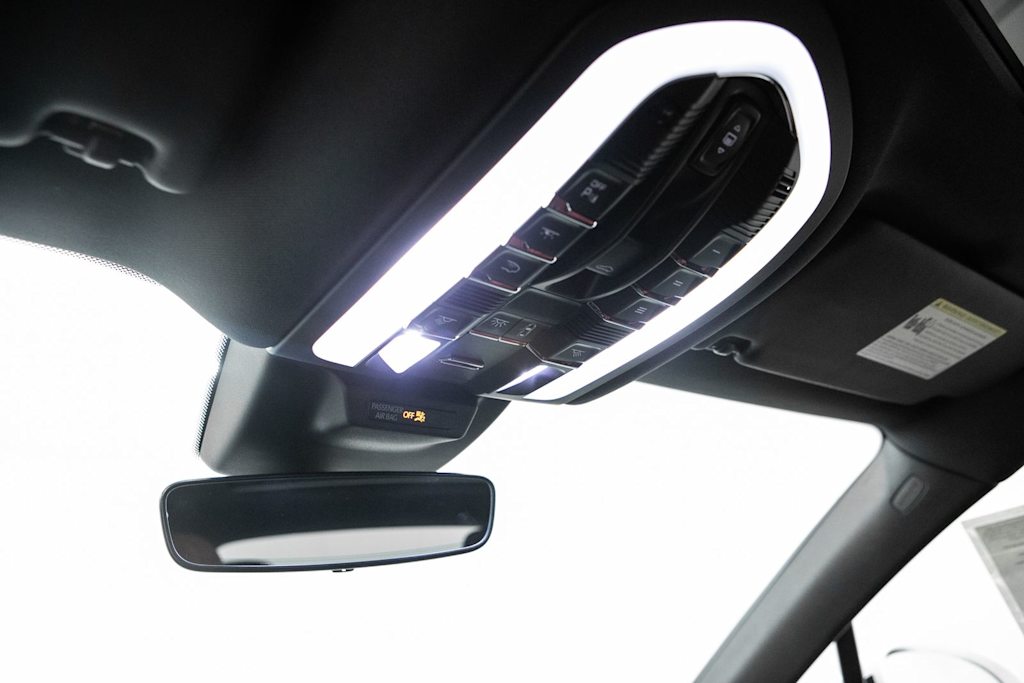 Thumbnail: 2026 Porsche Macan - 30