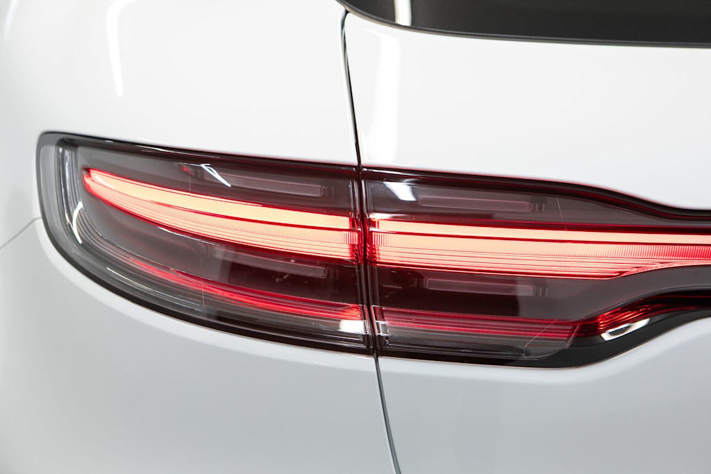 Thumbnail: 2026 Porsche Macan - 36