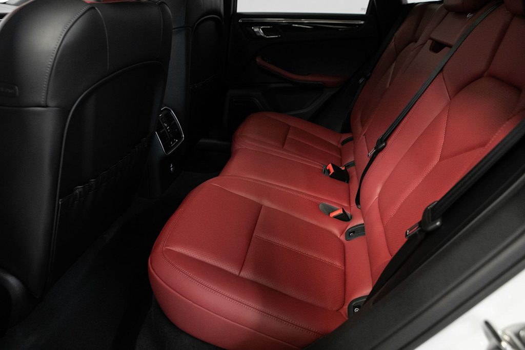 Thumbnail: 2026 Porsche Macan - 11