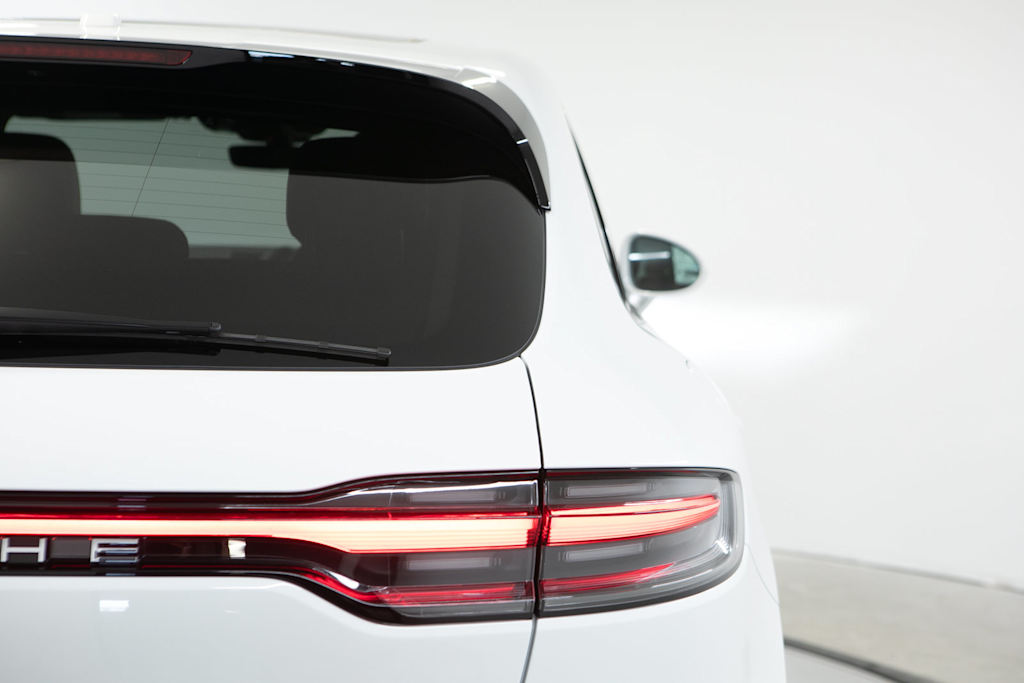 Thumbnail: 2026 Porsche Macan - 18