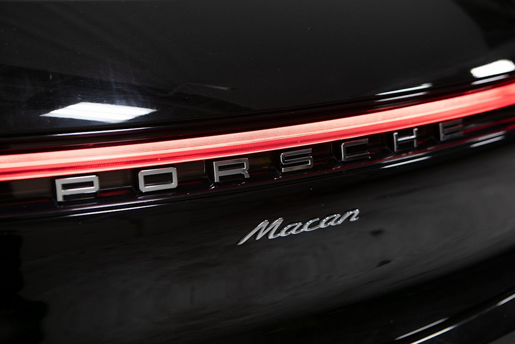 Thumbnail: 2023 Porsche Macan - 34