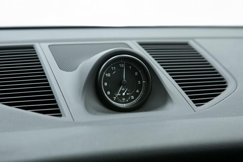 Thumbnail: 2023 Porsche Macan - 26