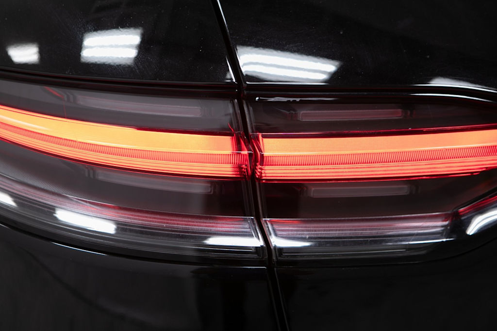 Thumbnail: 2023 Porsche Macan - 33