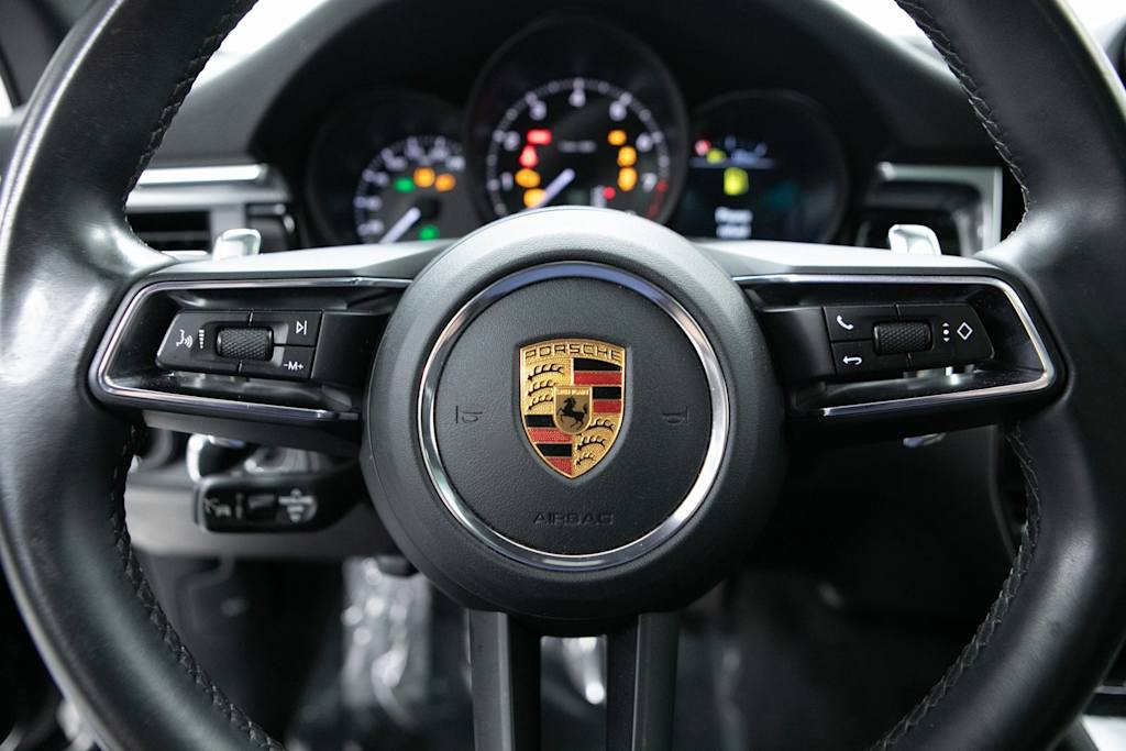 Thumbnail: 2023 Porsche Macan - 18