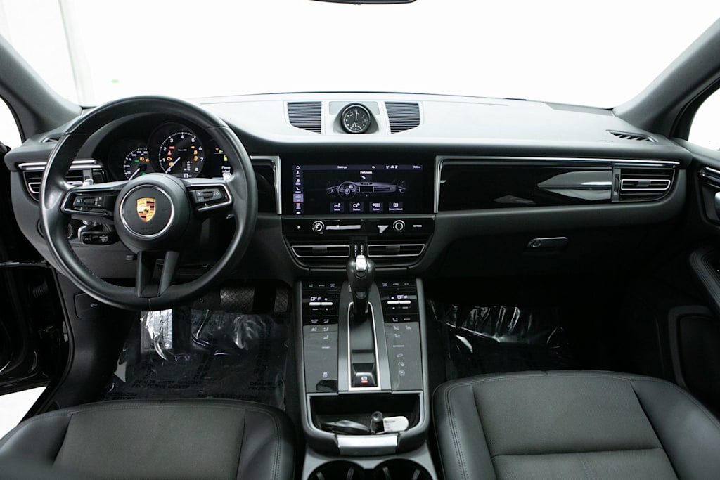 Thumbnail: 2023 Porsche Macan - 9
