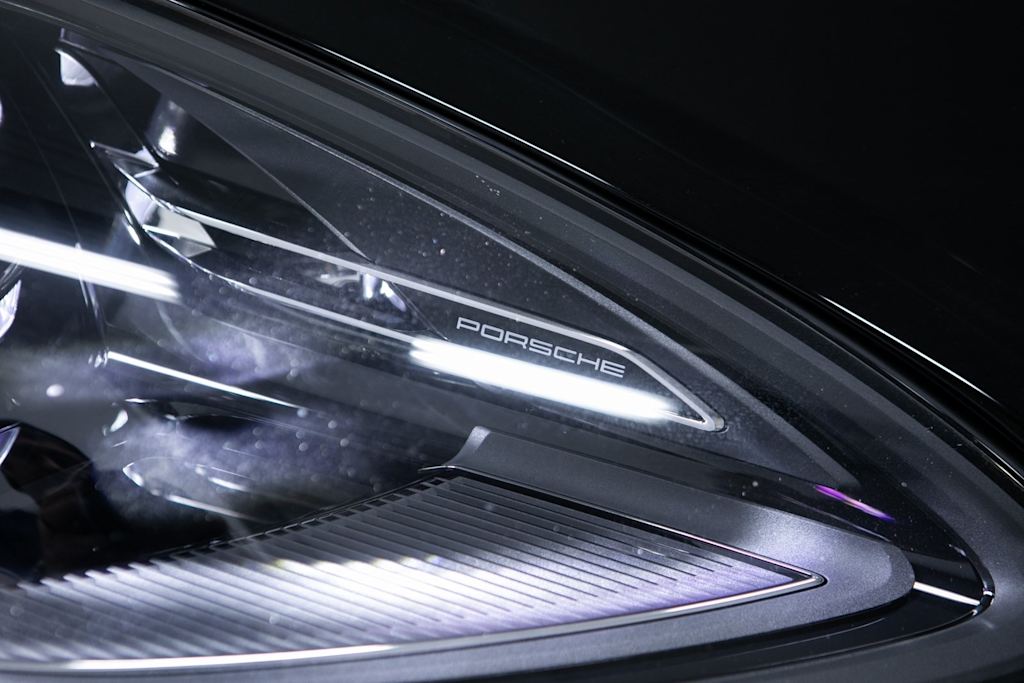 Thumbnail: 2023 Porsche Macan - 31