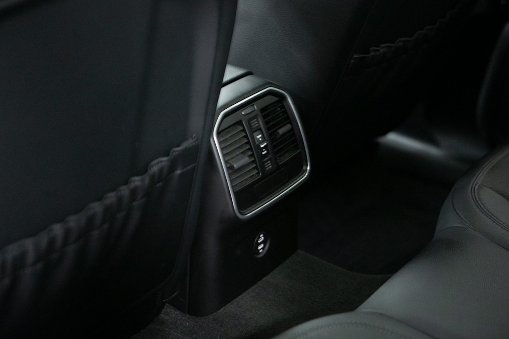 Thumbnail: 2023 Porsche Macan - 28