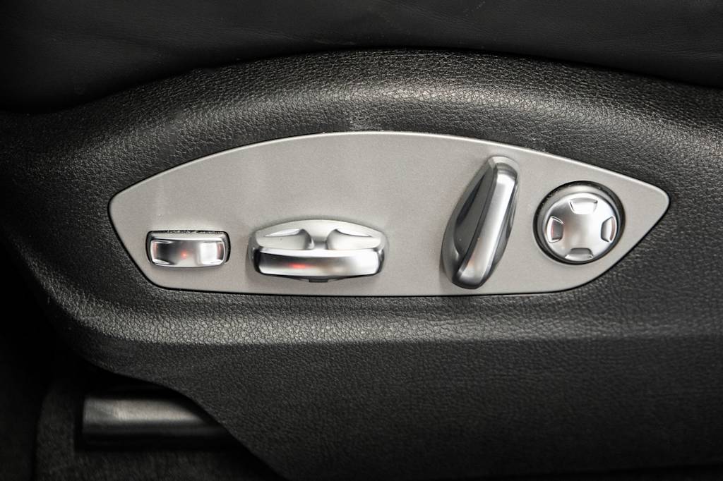 Thumbnail: 2023 Porsche Macan - 21