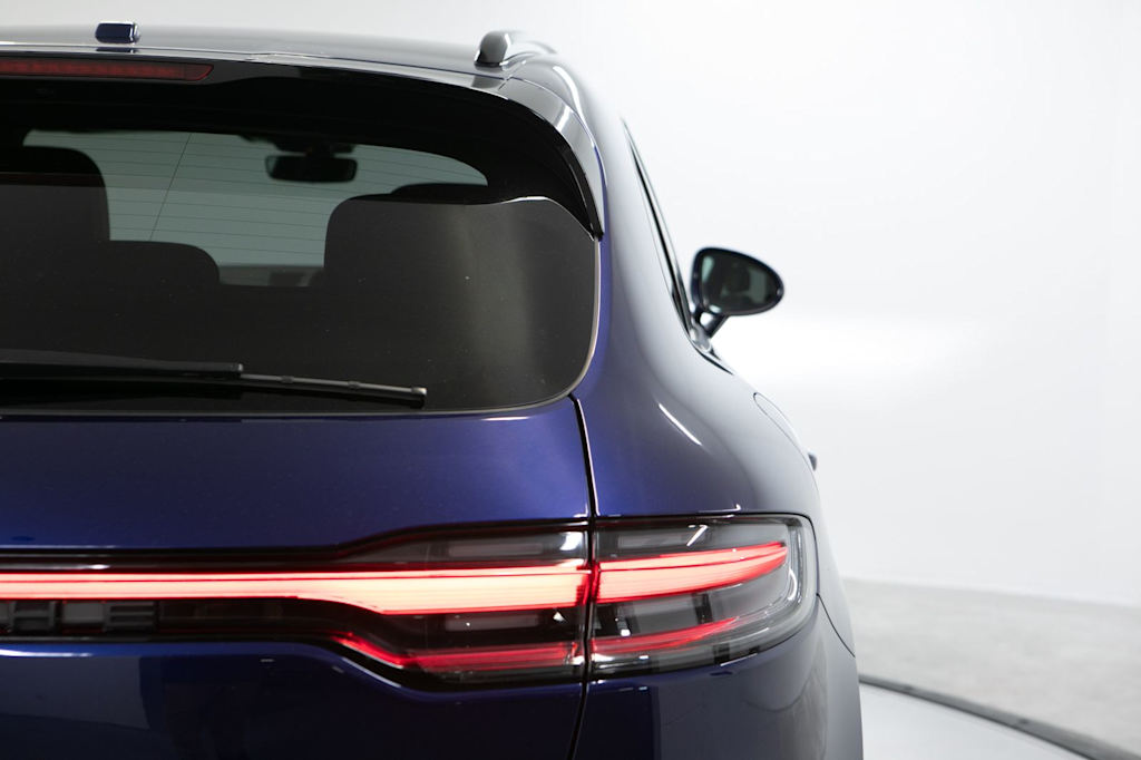 Thumbnail: 2023 Porsche Macan - 38