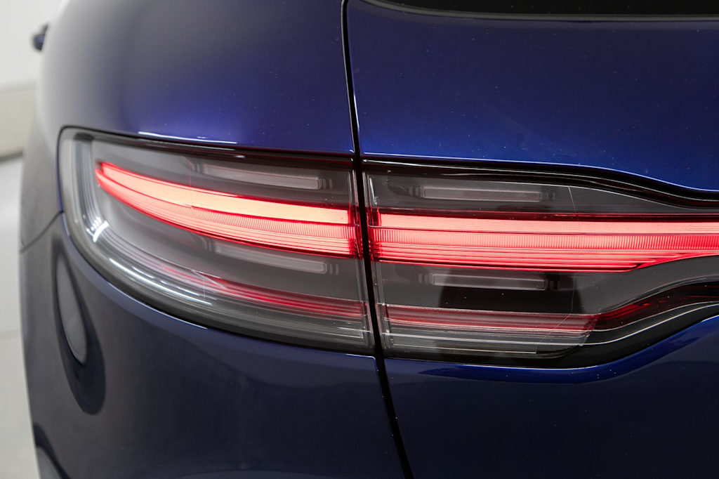 Thumbnail: 2023 Porsche Macan - 35