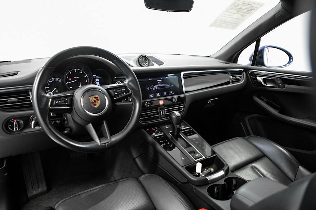 Thumbnail: 2023 Porsche Macan - 7