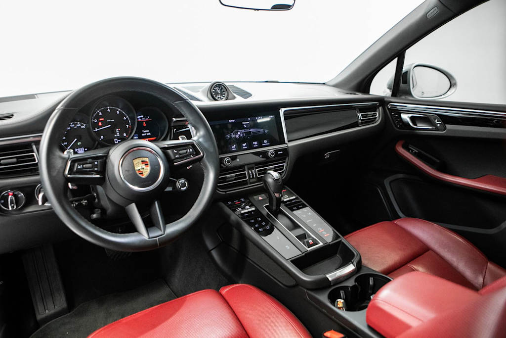 Thumbnail: 2023 Porsche Macan - 8