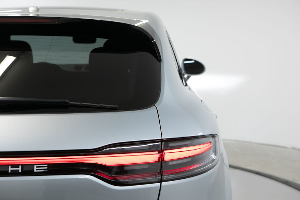 Thumbnail: 2023 Porsche Macan - 38
