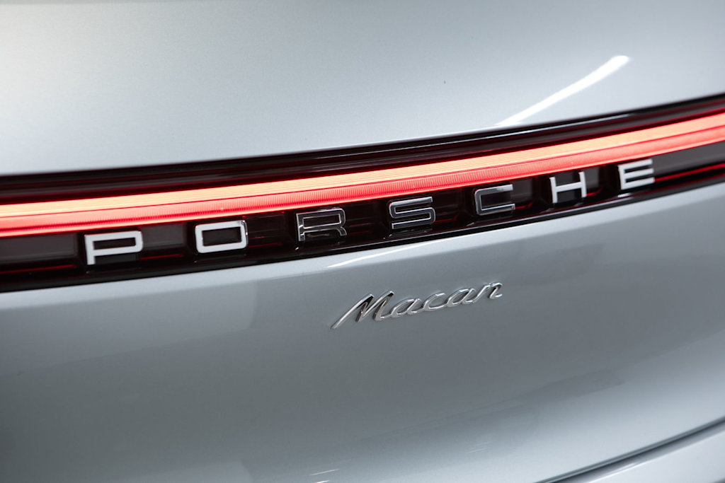 Thumbnail: 2023 Porsche Macan - 36