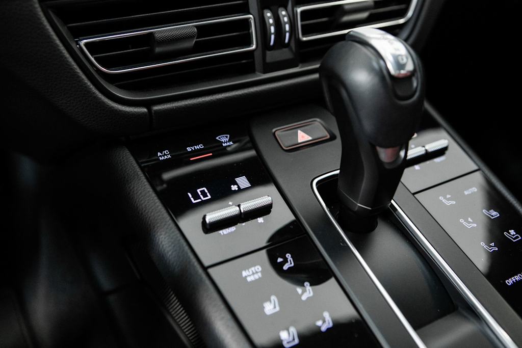 Thumbnail: 2023 Porsche Macan - 26