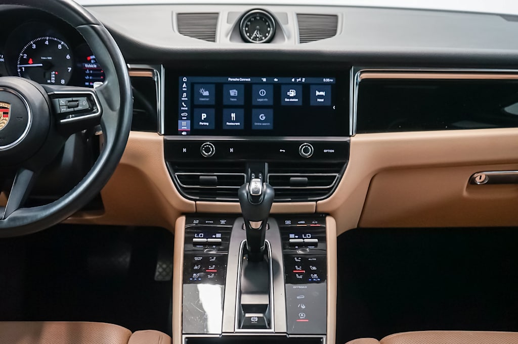 Thumbnail: 2023 Porsche Macan - 14