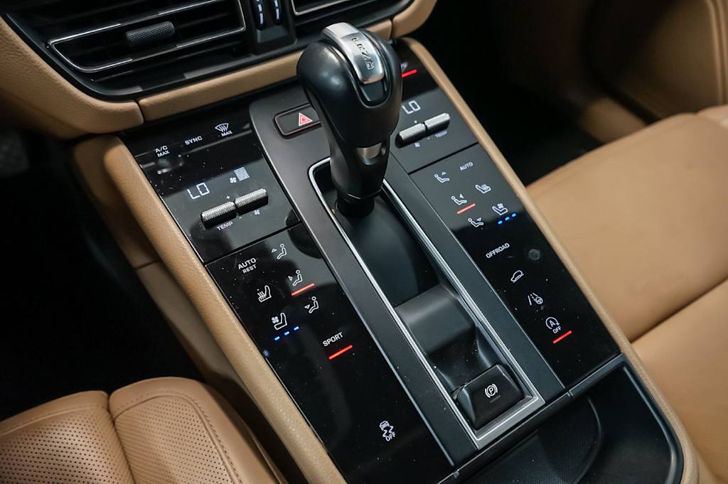 Thumbnail: 2023 Porsche Macan - 17
