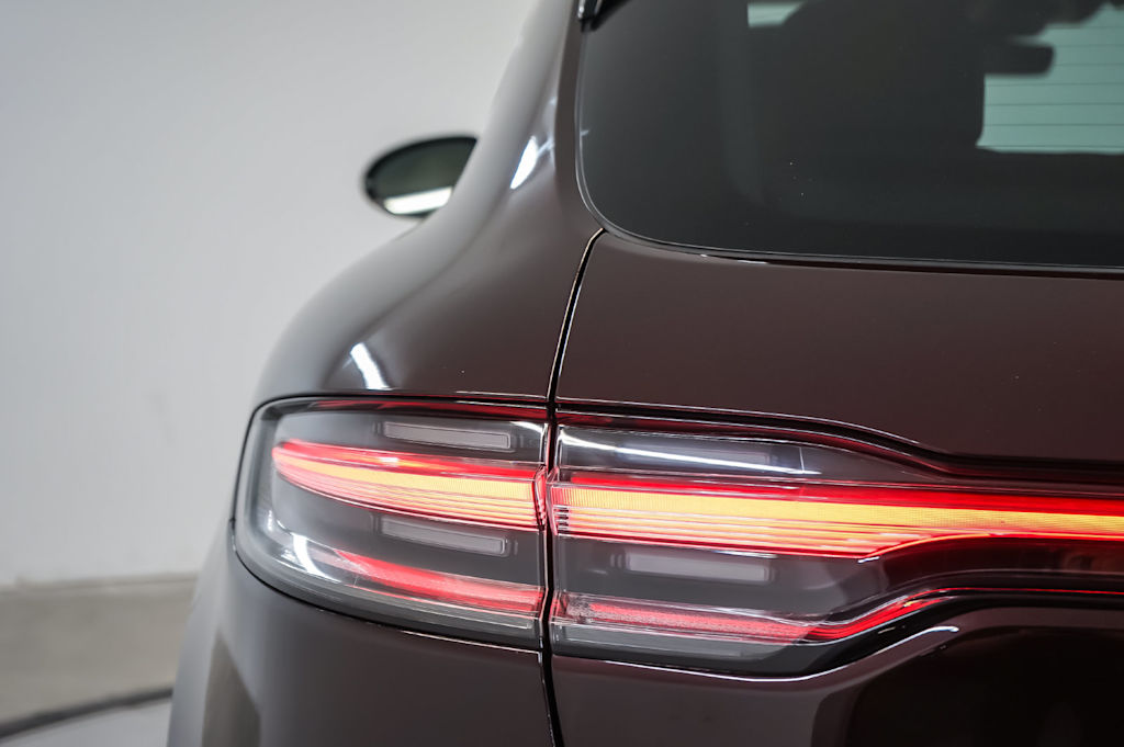 Thumbnail: 2023 Porsche Macan - 23