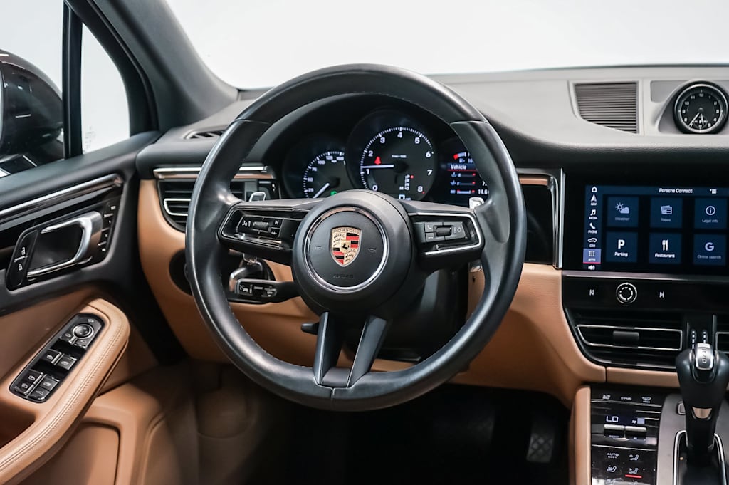 Thumbnail: 2023 Porsche Macan - 15