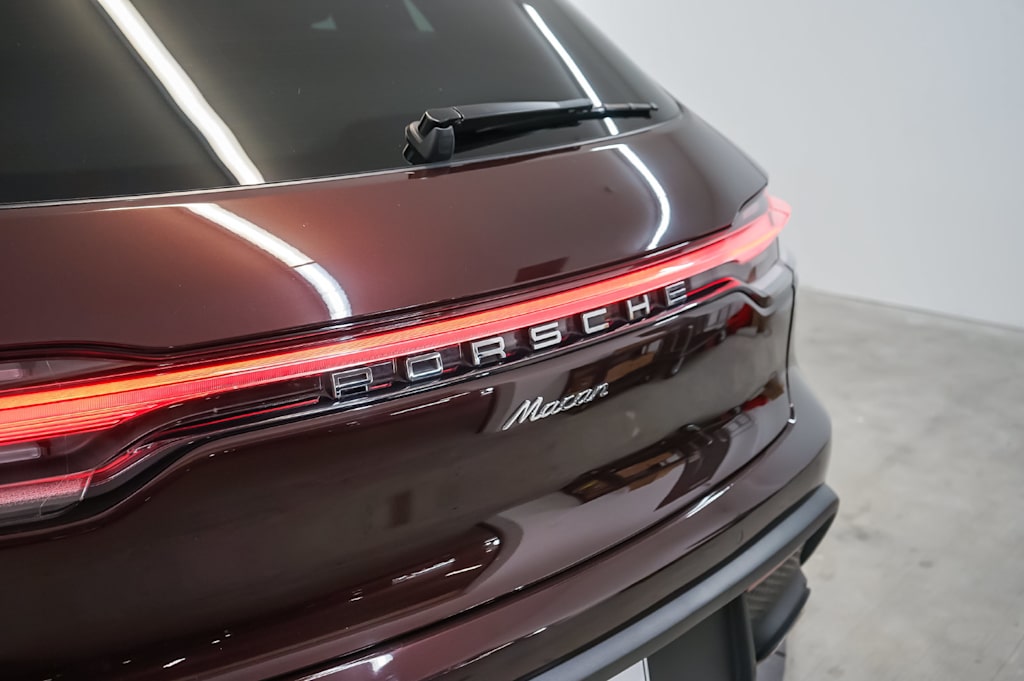 Thumbnail: 2023 Porsche Macan - 24