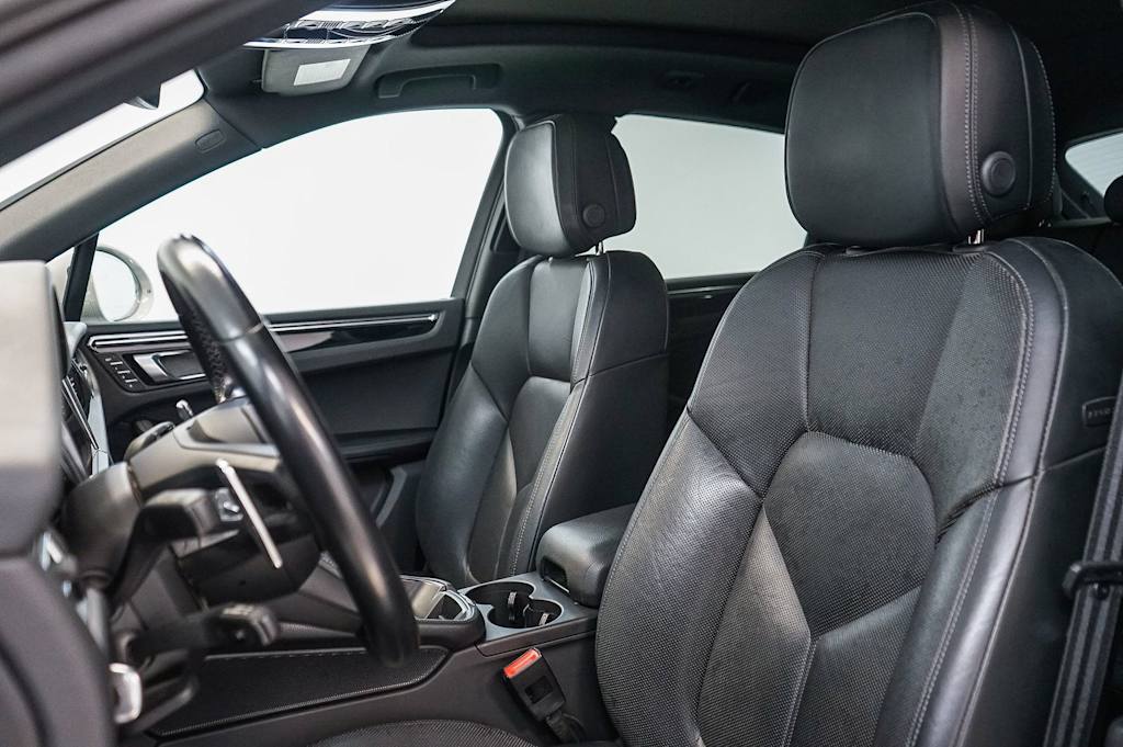 Thumbnail: 2023 Porsche Macan - 11