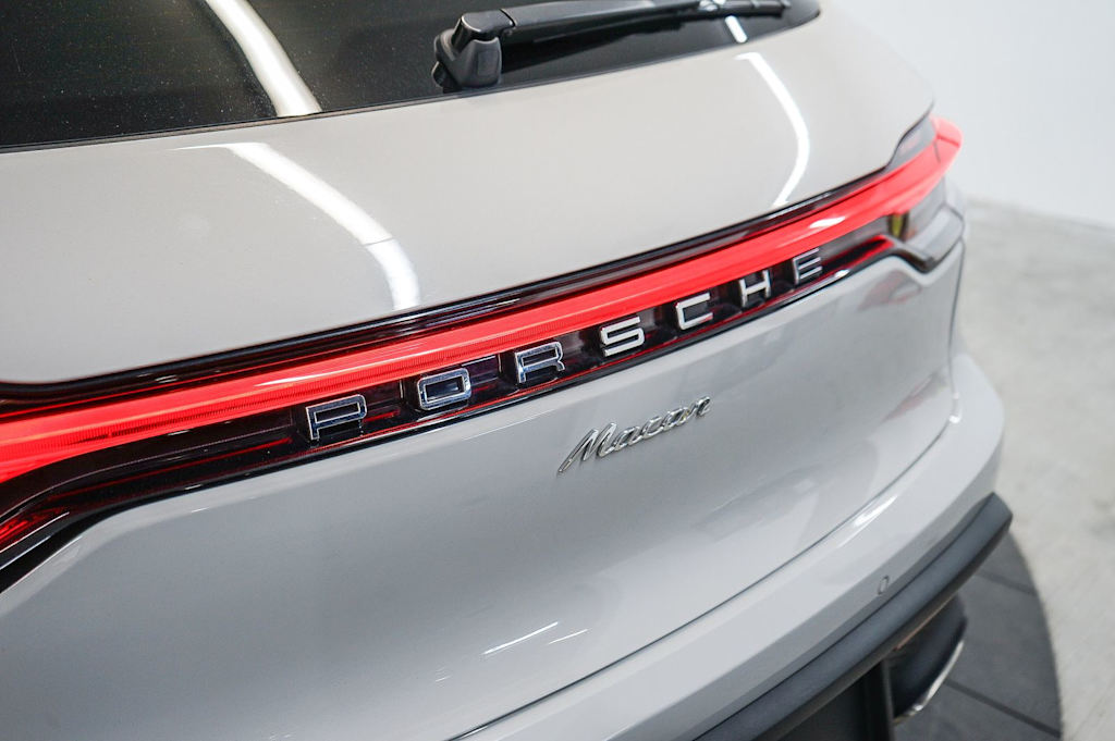 Thumbnail: 2023 Porsche Macan - 7