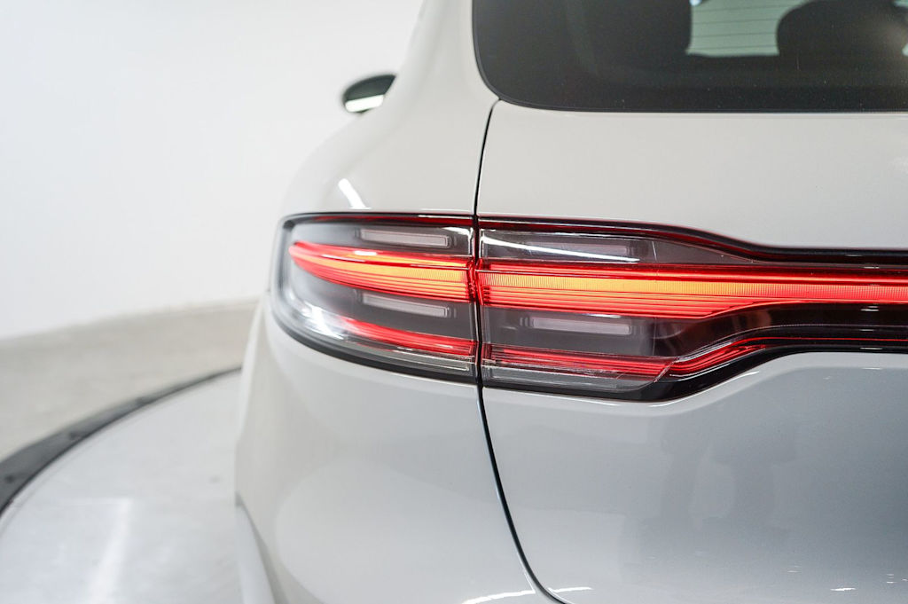 Thumbnail: 2023 Porsche Macan - 23