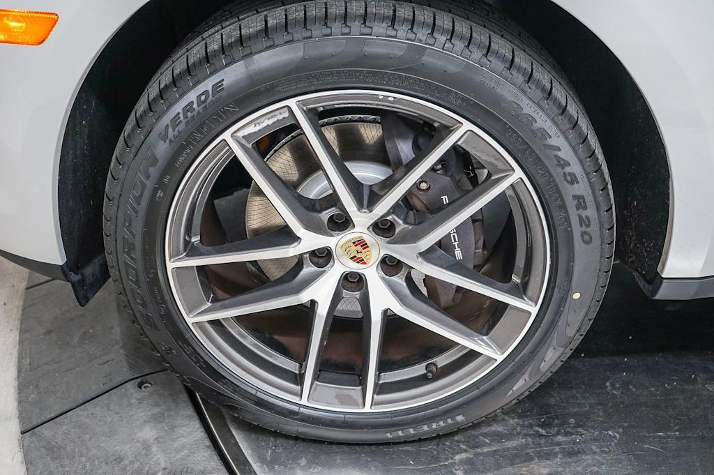 Thumbnail: 2023 Porsche Macan - 24