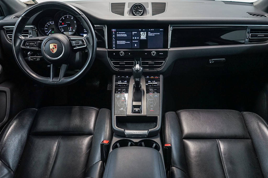 Thumbnail: 2023 Porsche Macan - 10