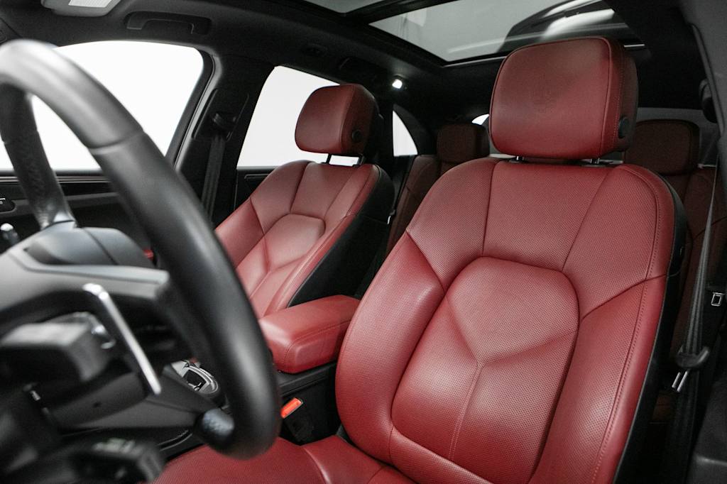 Thumbnail: 2024 Porsche Macan - 8