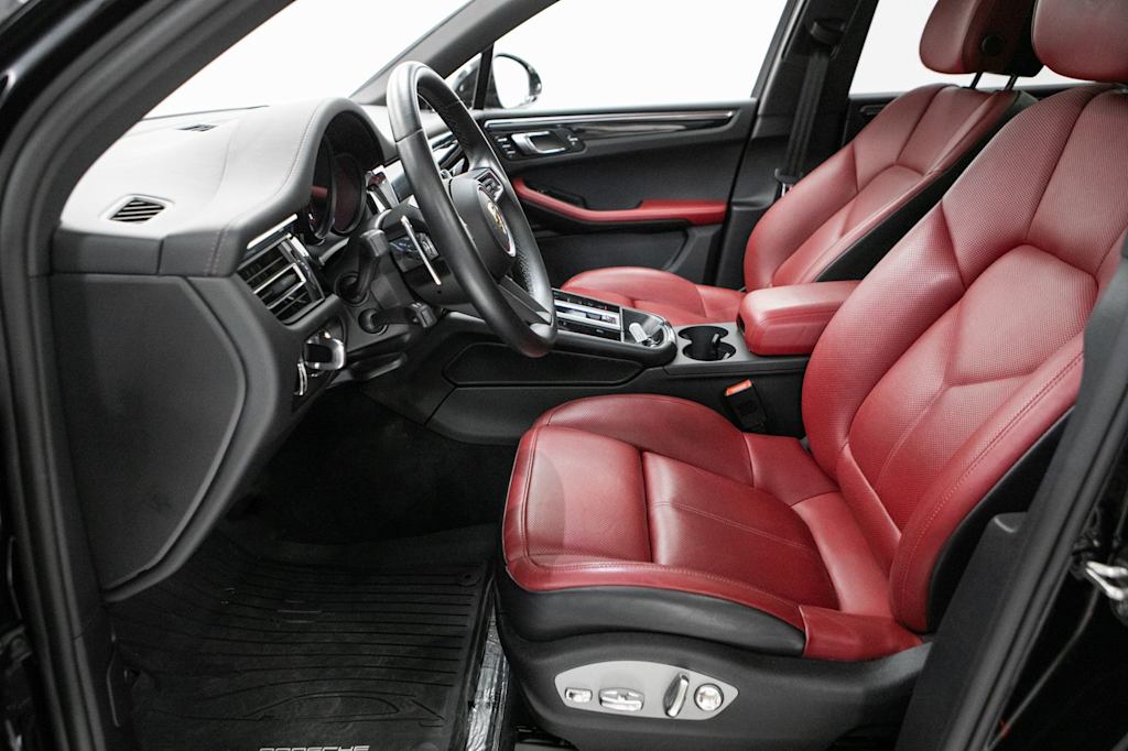 Thumbnail: 2024 Porsche Macan - 9