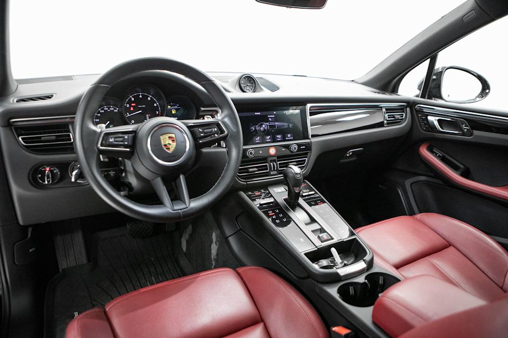 Thumbnail: 2024 Porsche Macan - 7