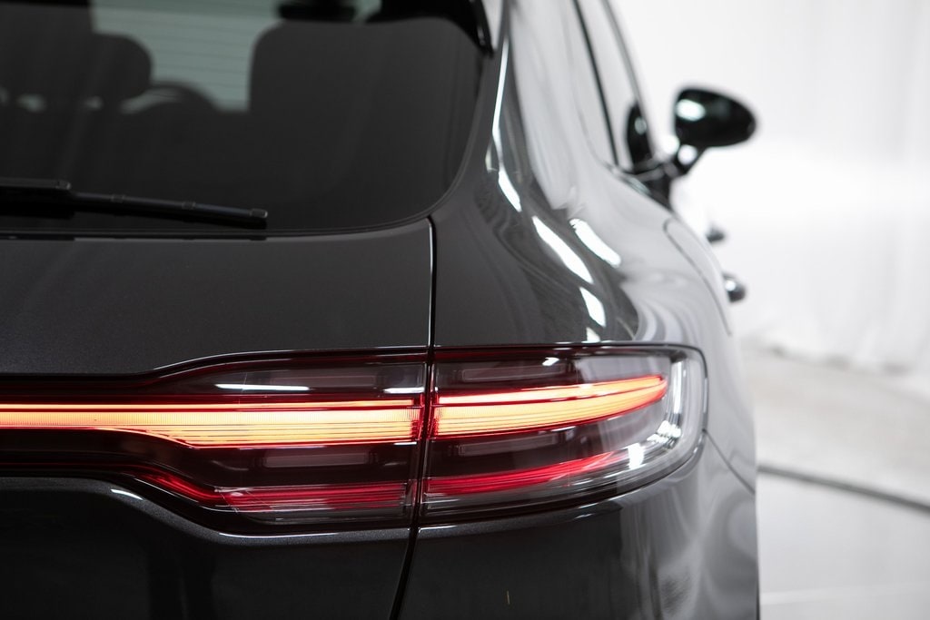 Thumbnail: 2025 Porsche Macan - 39