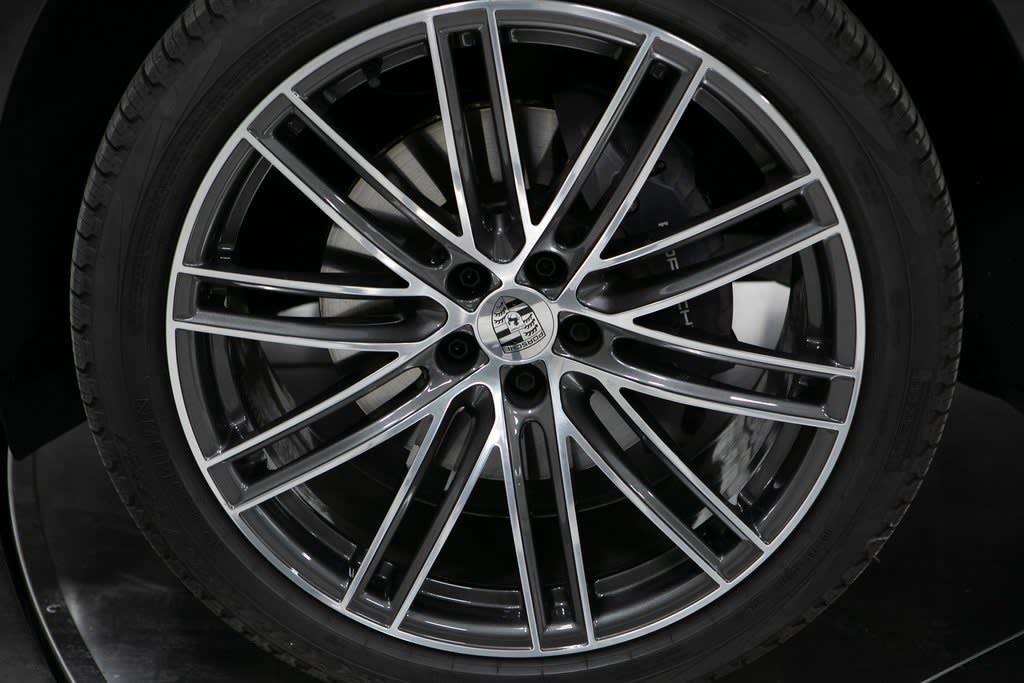 Thumbnail: 2025 Porsche Macan - 7