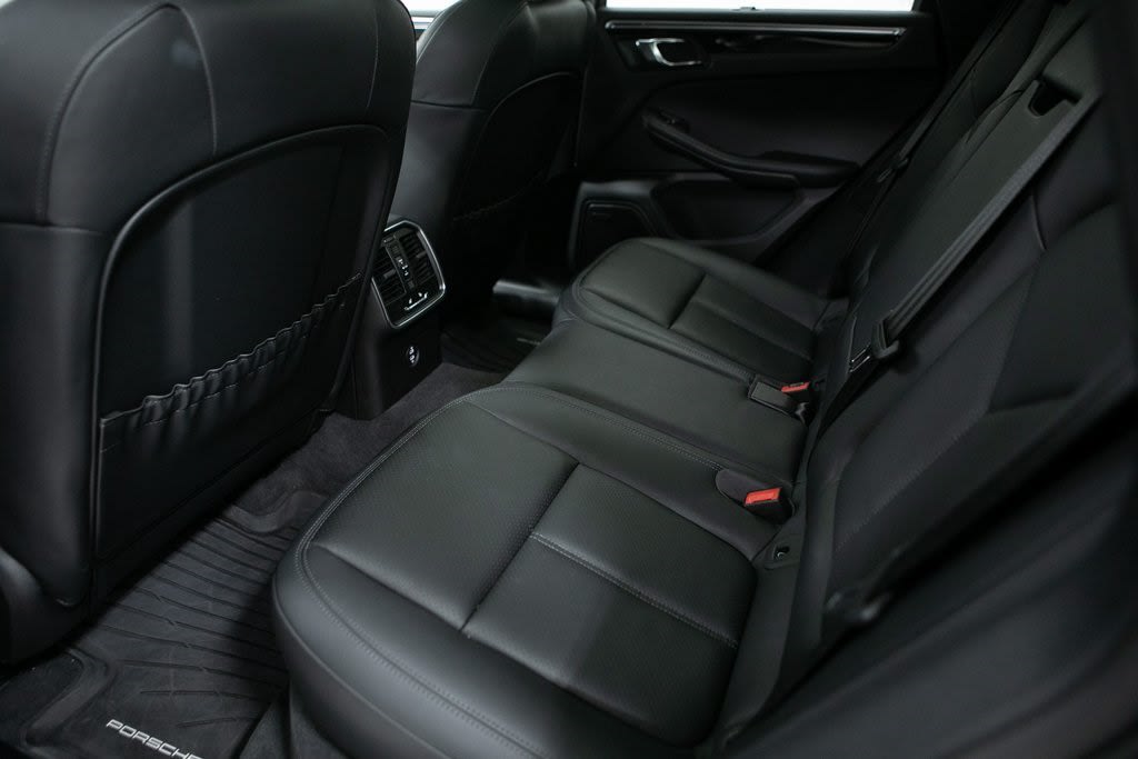 Thumbnail: 2025 Porsche Macan - 11