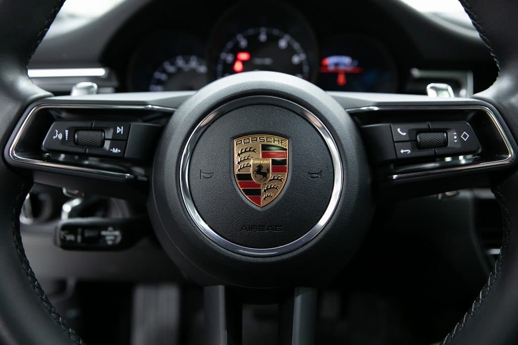 Thumbnail: 2025 Porsche Macan - 20