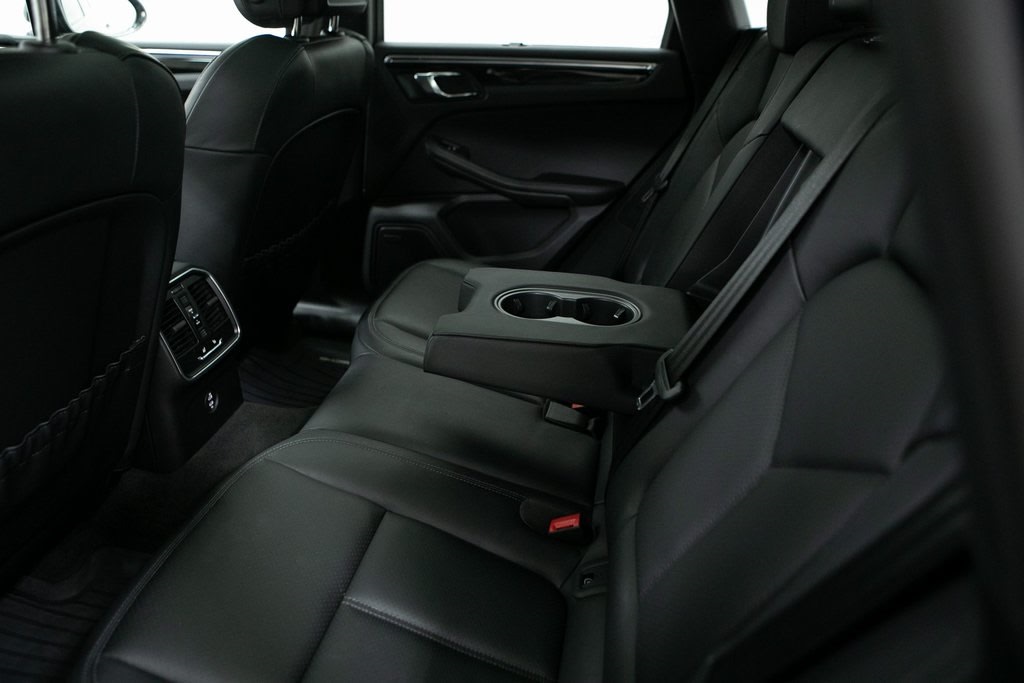 Thumbnail: 2025 Porsche Macan - 34