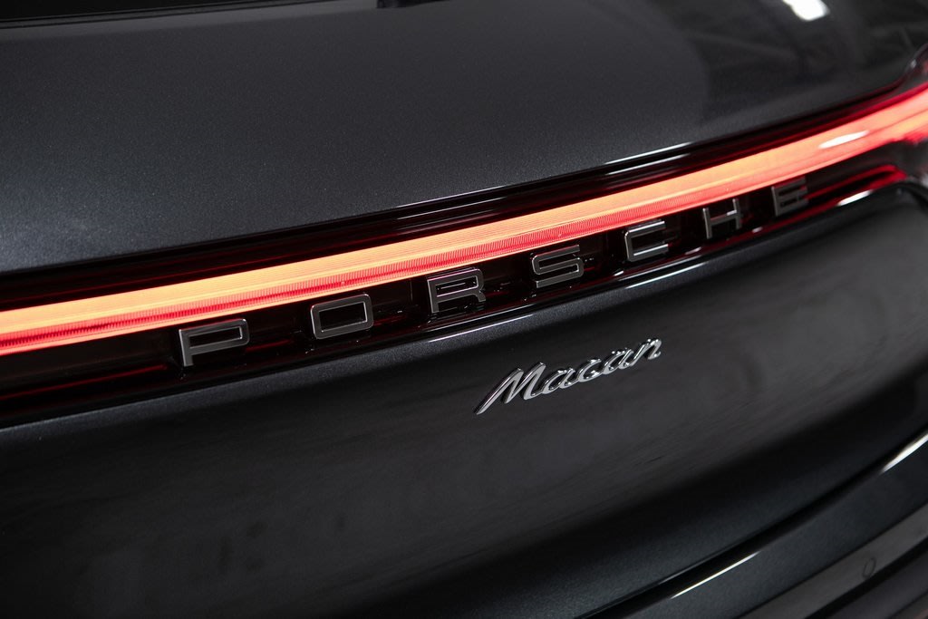 Thumbnail: 2025 Porsche Macan - 37