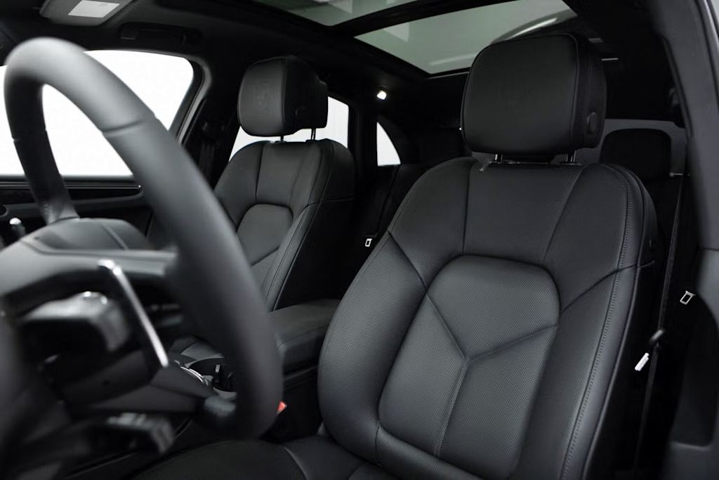 Thumbnail: 2025 Porsche Macan - 9