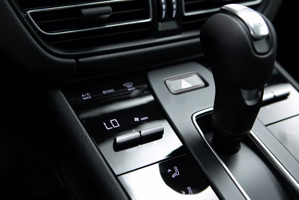 Thumbnail: 2025 Porsche Macan - 24