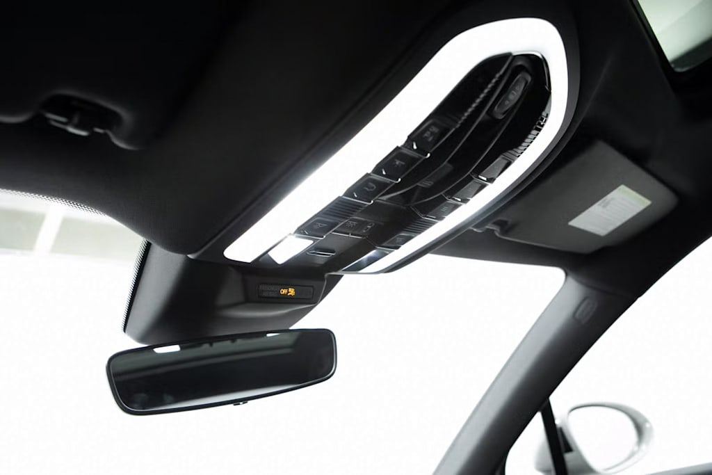 Thumbnail: 2025 Porsche Macan - 26