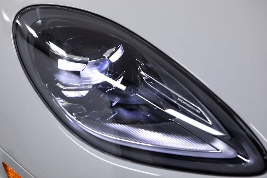 Thumbnail: 2025 Porsche Macan - 32