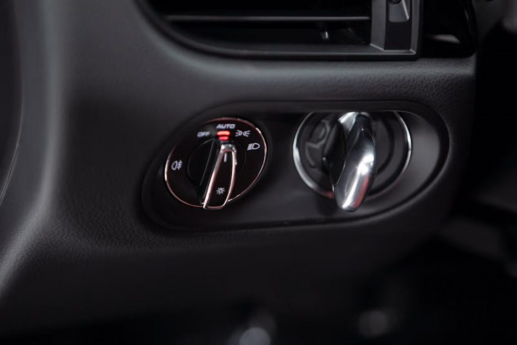 Thumbnail: 2025 Porsche Macan - 22